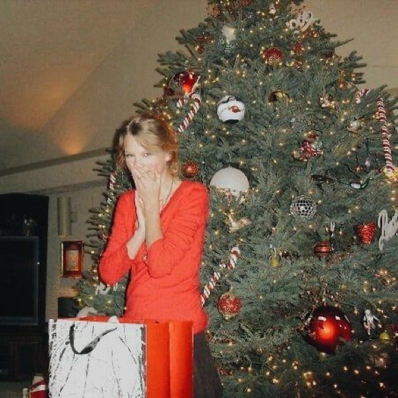 Taylor Swift January friendship bracelet - Picture 2 of 4